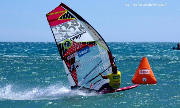 Pierre Mortefon en plein run - ©aa-les fanas du windsurf